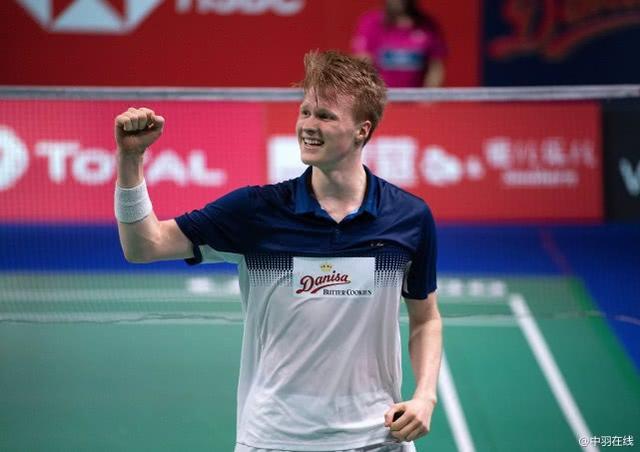 足球舞台上 足球舞台上