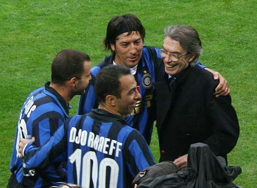 三人围抢密 三人围抢密